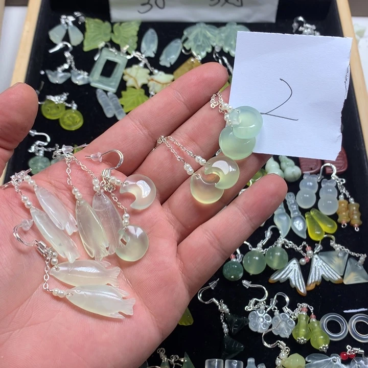 一***醋蛇纹石玉合金发夹