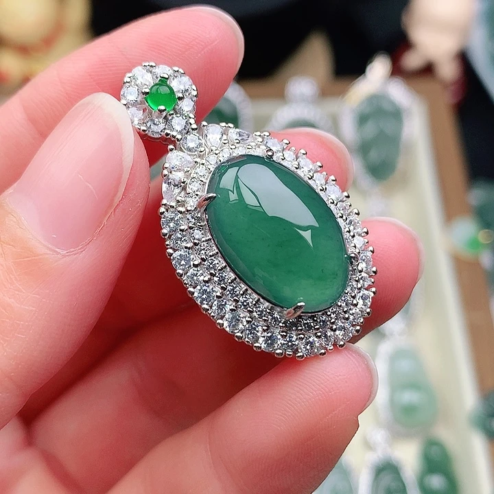 颈饰未镶嵌翡翠吊坠