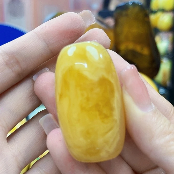 琥珀未镶嵌颈饰吊坠