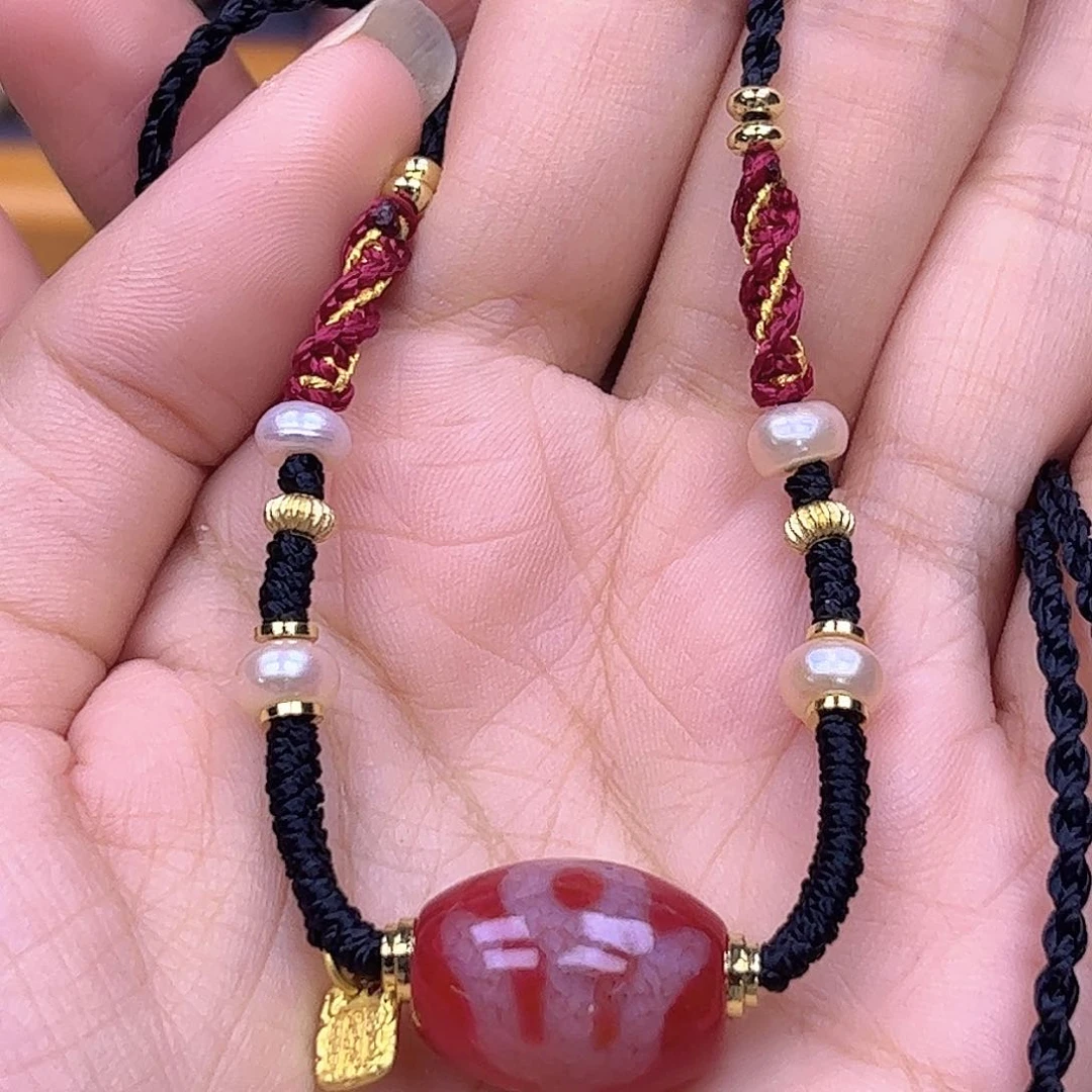 像***由玛瑙/玉髓颈饰未镶嵌