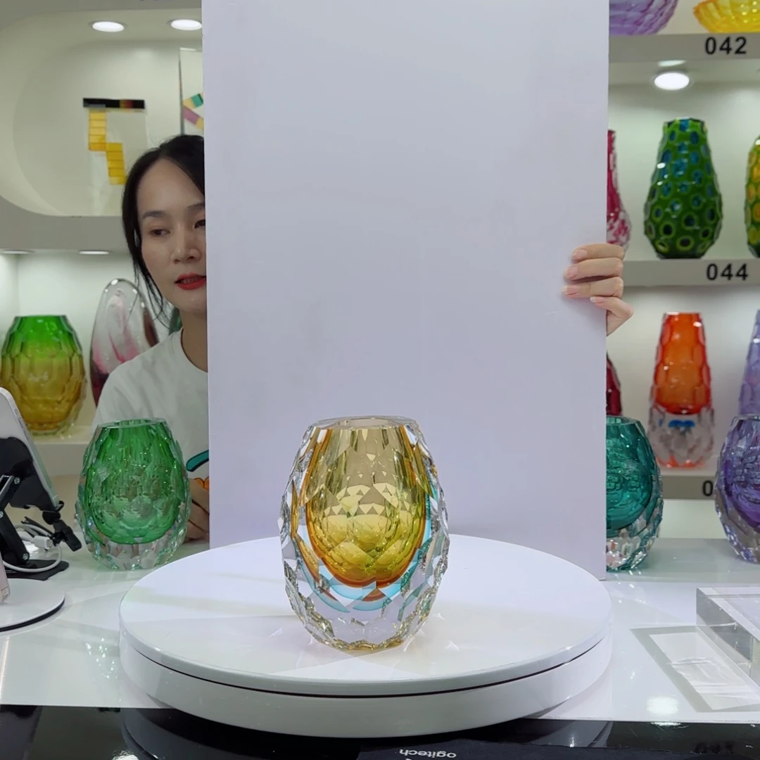彪***人茶金渐变湖水绿小花器