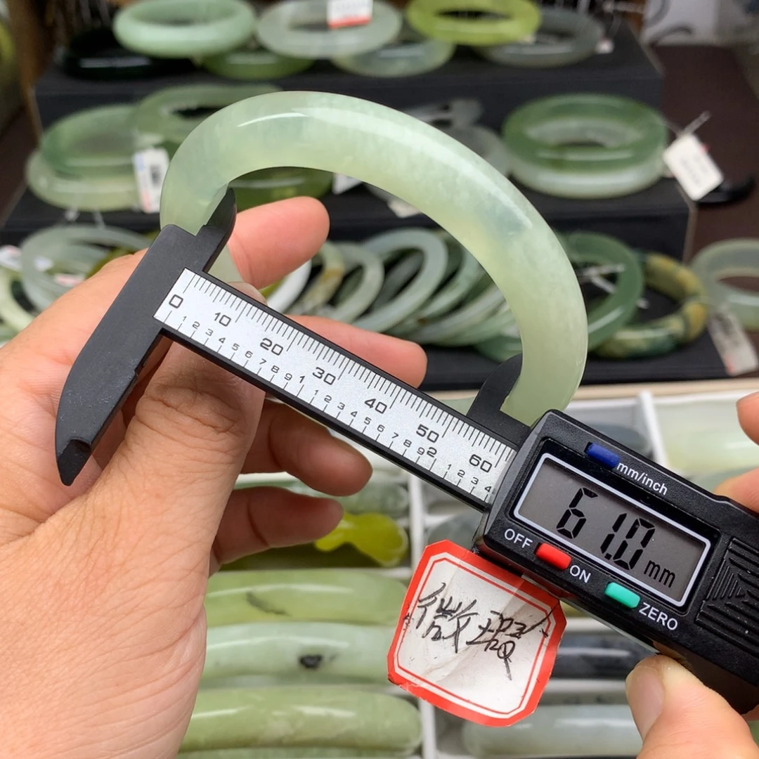 蛇纹石玉未镶嵌手镯589