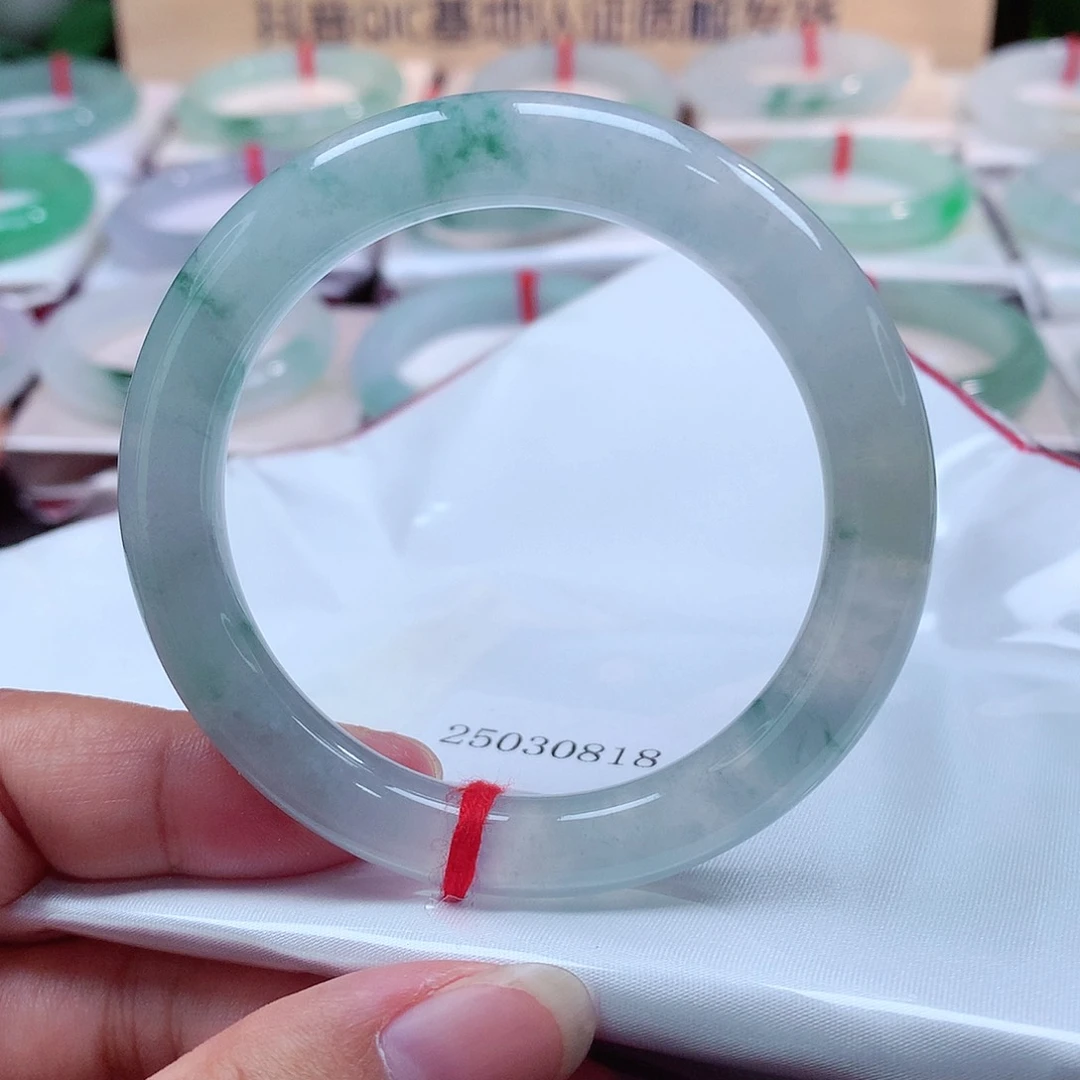 翡翠手镯未镶嵌天然缅甸A货翡翠手镯