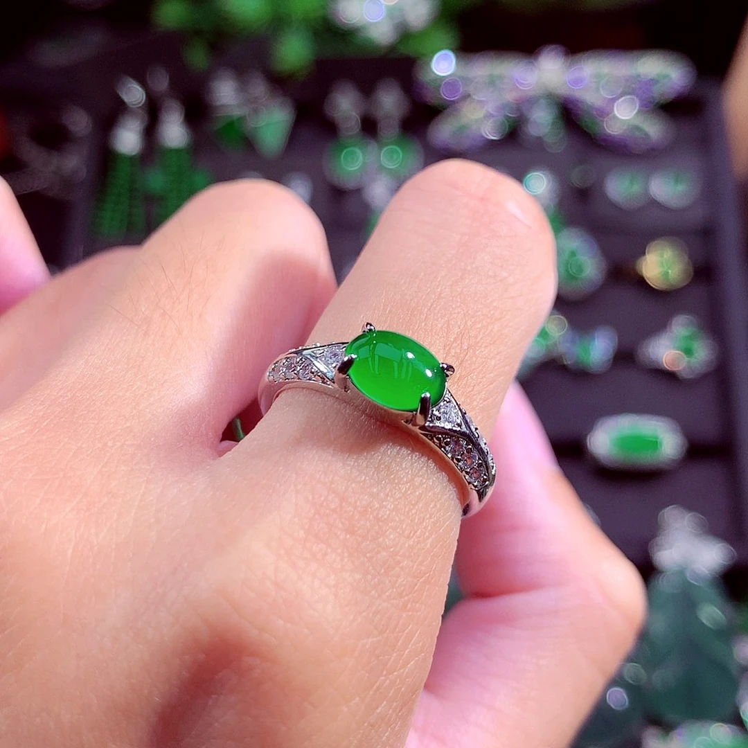 颈饰未镶嵌翡翠天然