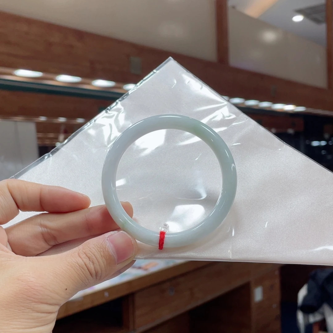 翡翠手镯未镶嵌@*迪买断