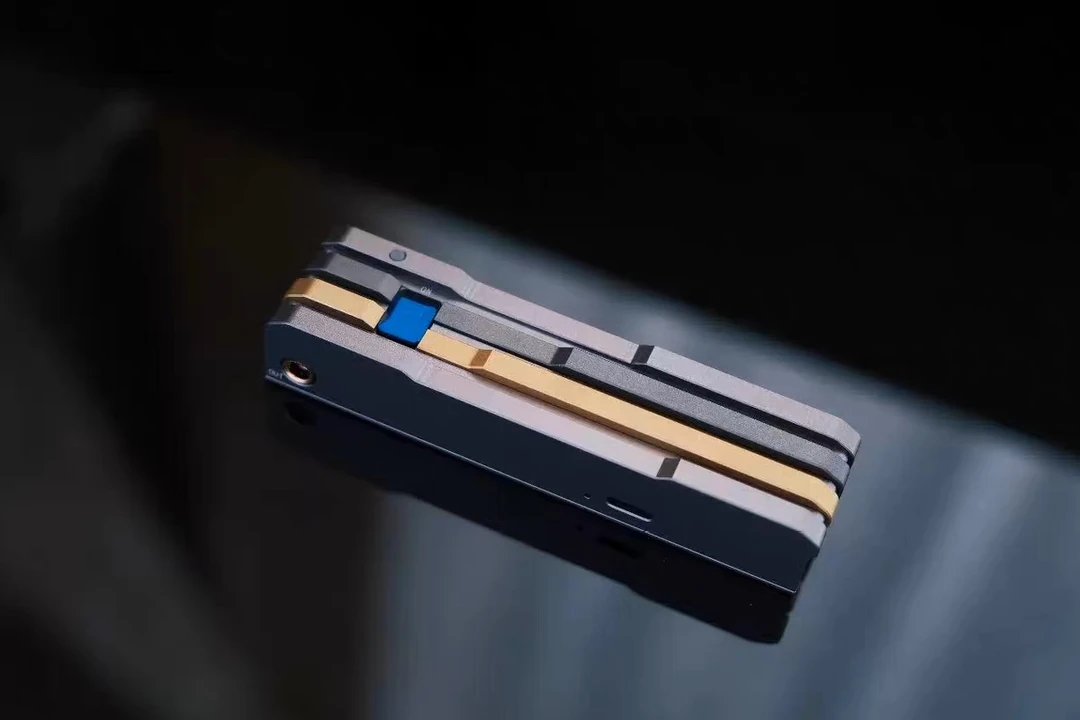 99新 qdc AROMAAUDIO青龙延长便携纯后级调音耳机功率放大器