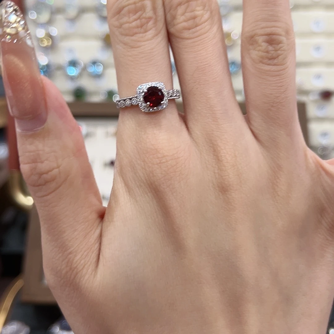 *****石榴石银S925镶嵌戒指