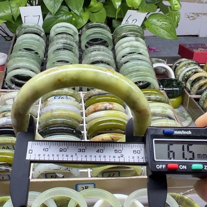 蛇纹石玉未镶嵌手镯49