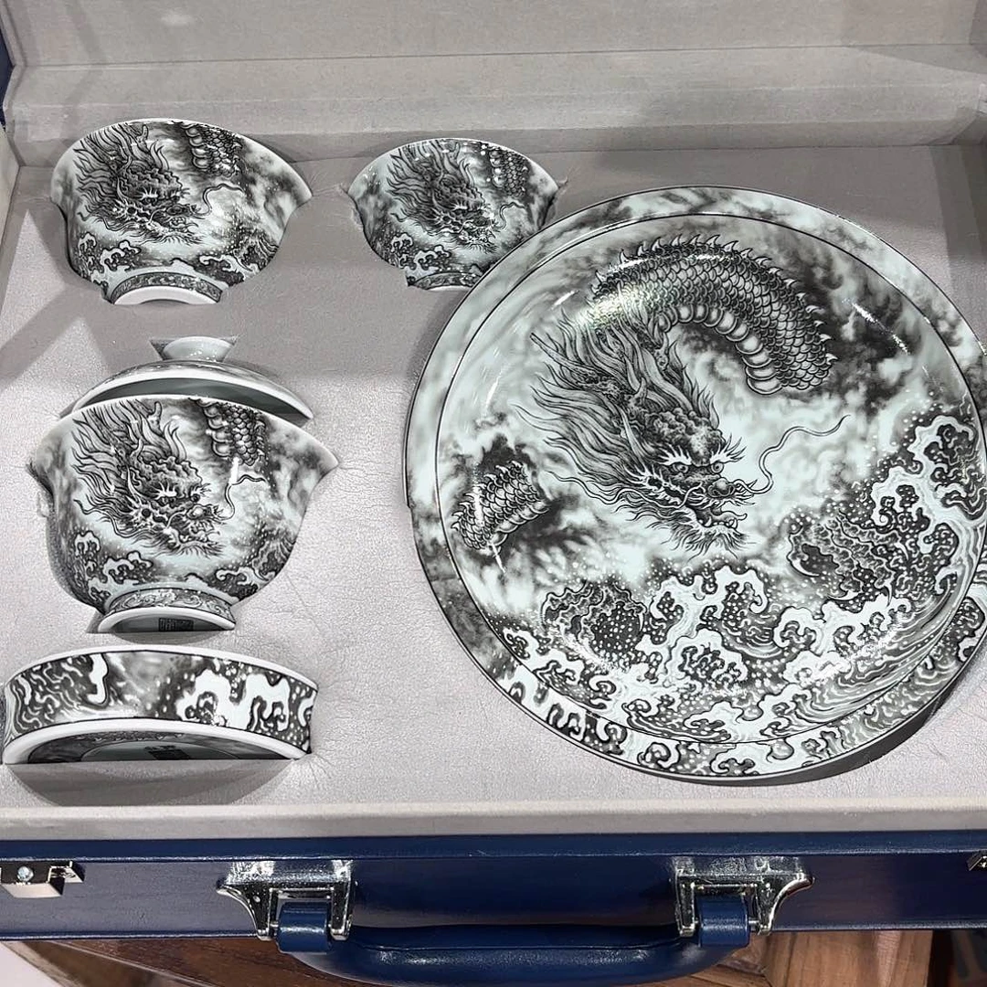 瓷片景德镇瓷器精品陈列