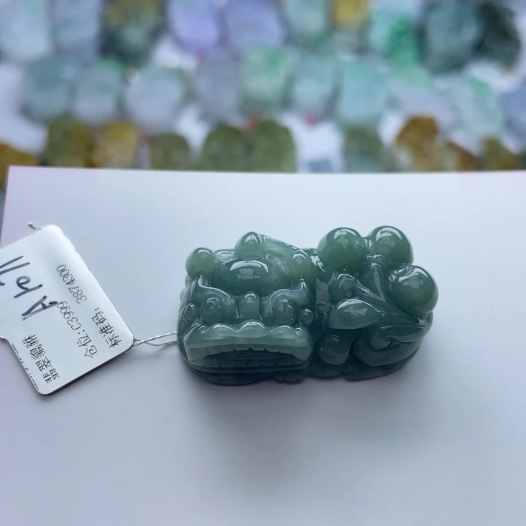 翡翠颈饰未镶嵌貔貅