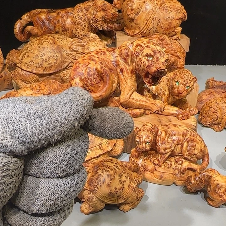 漫***步柏木太行崖柏豹子