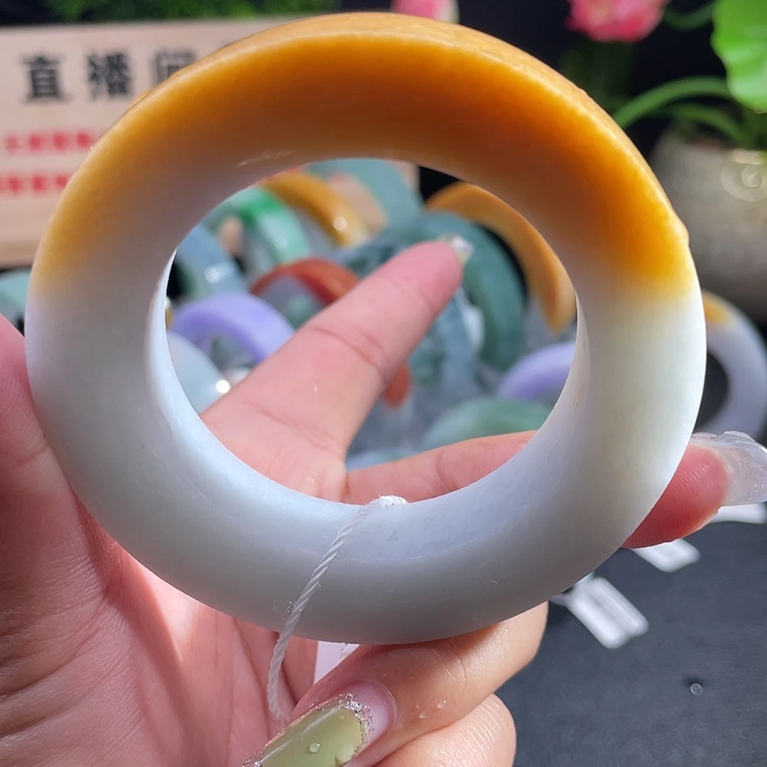 未镶嵌翡翠手镯定制翡翠