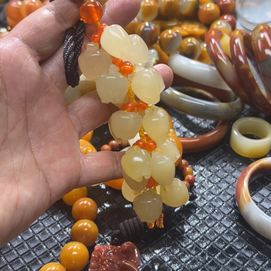 石英质玉未镶嵌颈饰