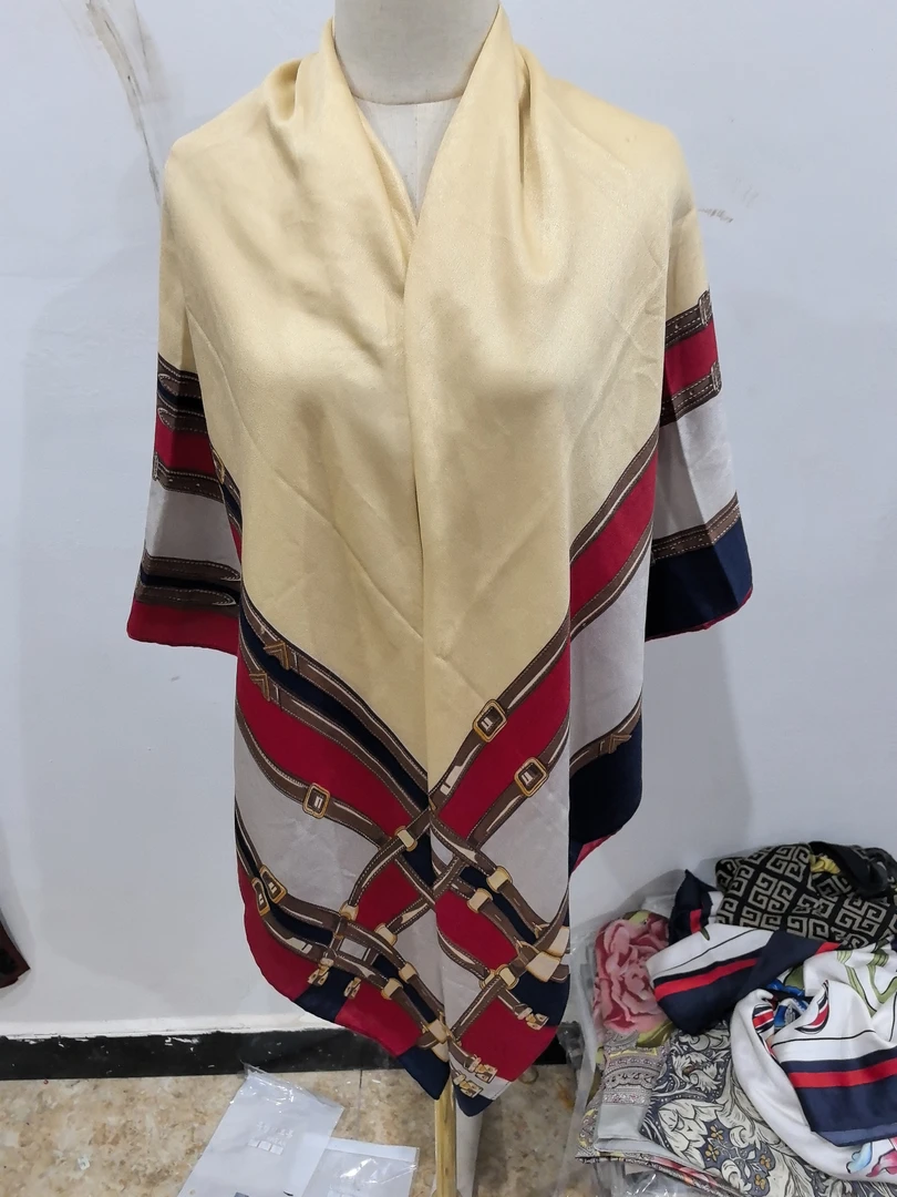 羊毛四季时尚百搭女款围巾披肩