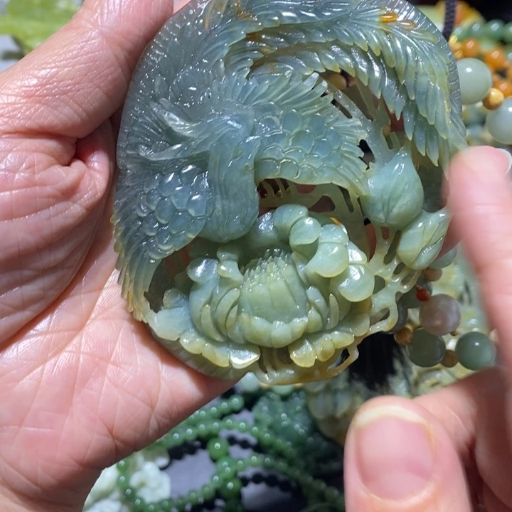 蛇纹石玉岫玉吊坠未镶嵌