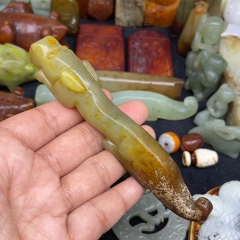 蛇纹石玉未镶嵌颈饰54