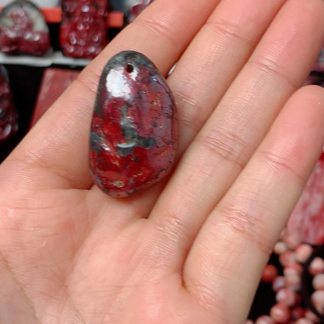 天然辰砂天然吊坠