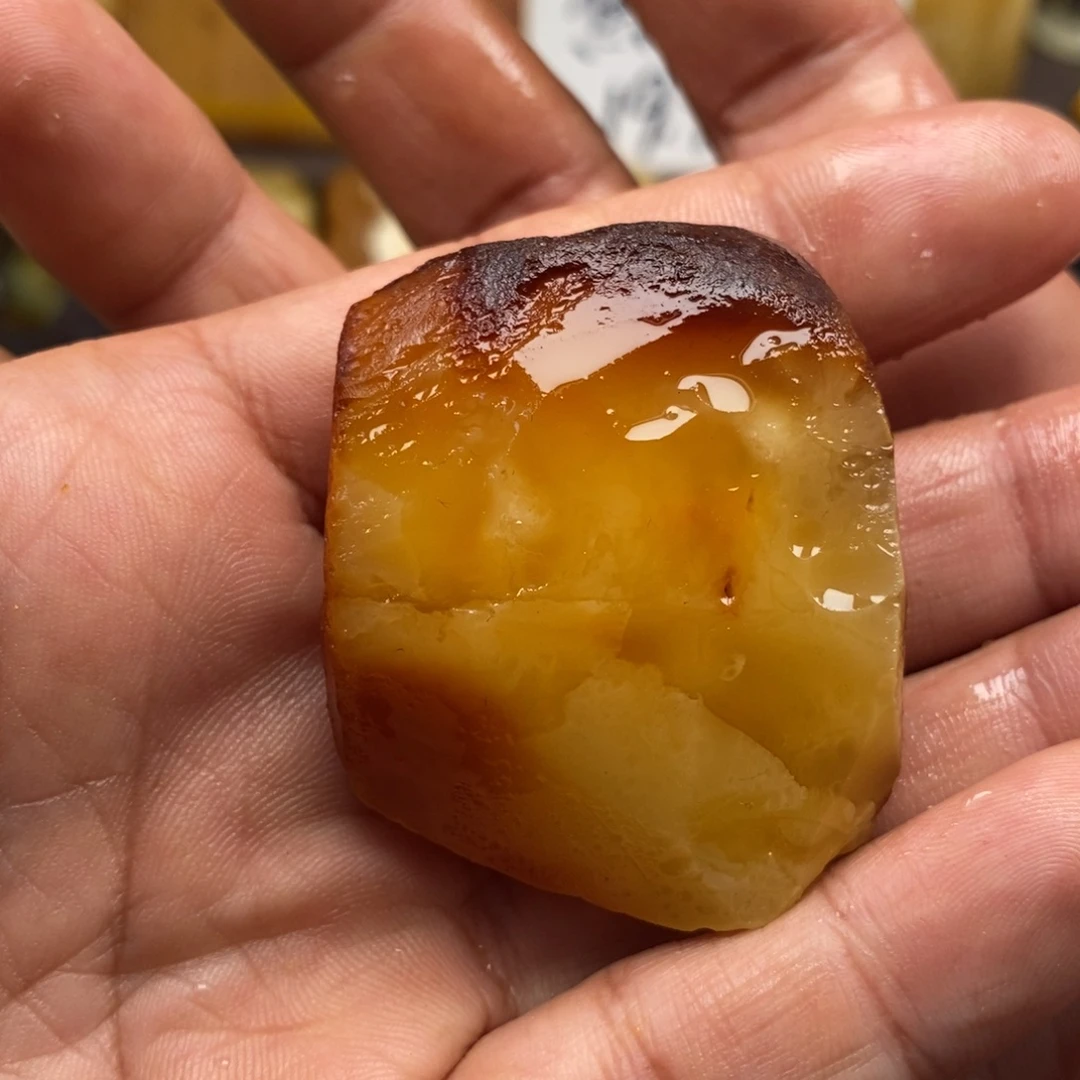 顾***页定制琥珀未镶嵌天然蜜蜡