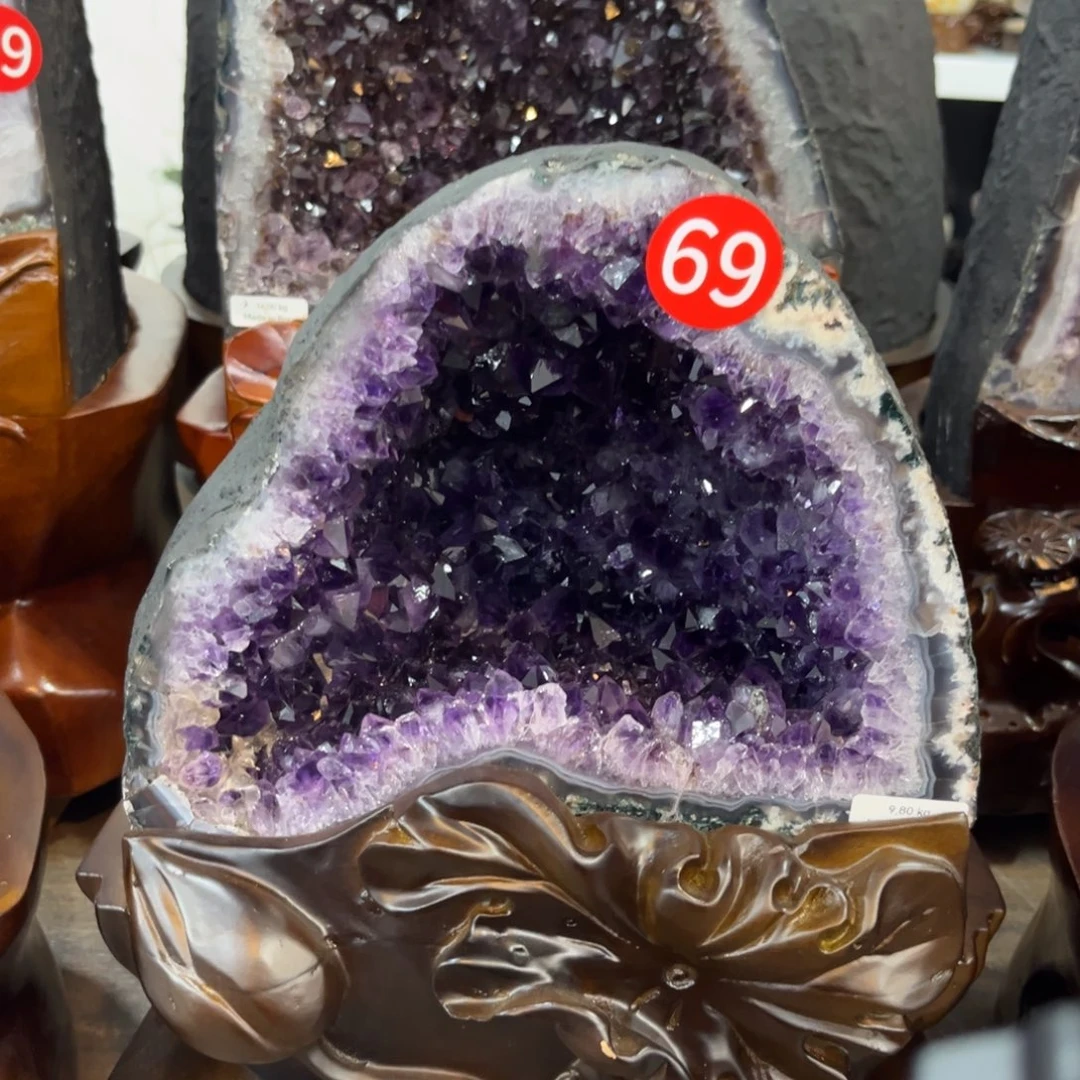 未镶嵌紫晶摆件紫晶洞