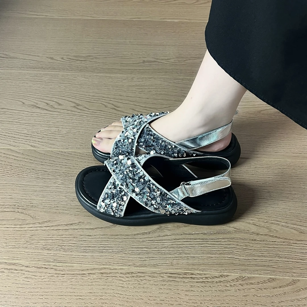圆头亮片交叉带魔术贴凉鞋女时尚百搭3.5cm松糕底不累脚凉鞋女