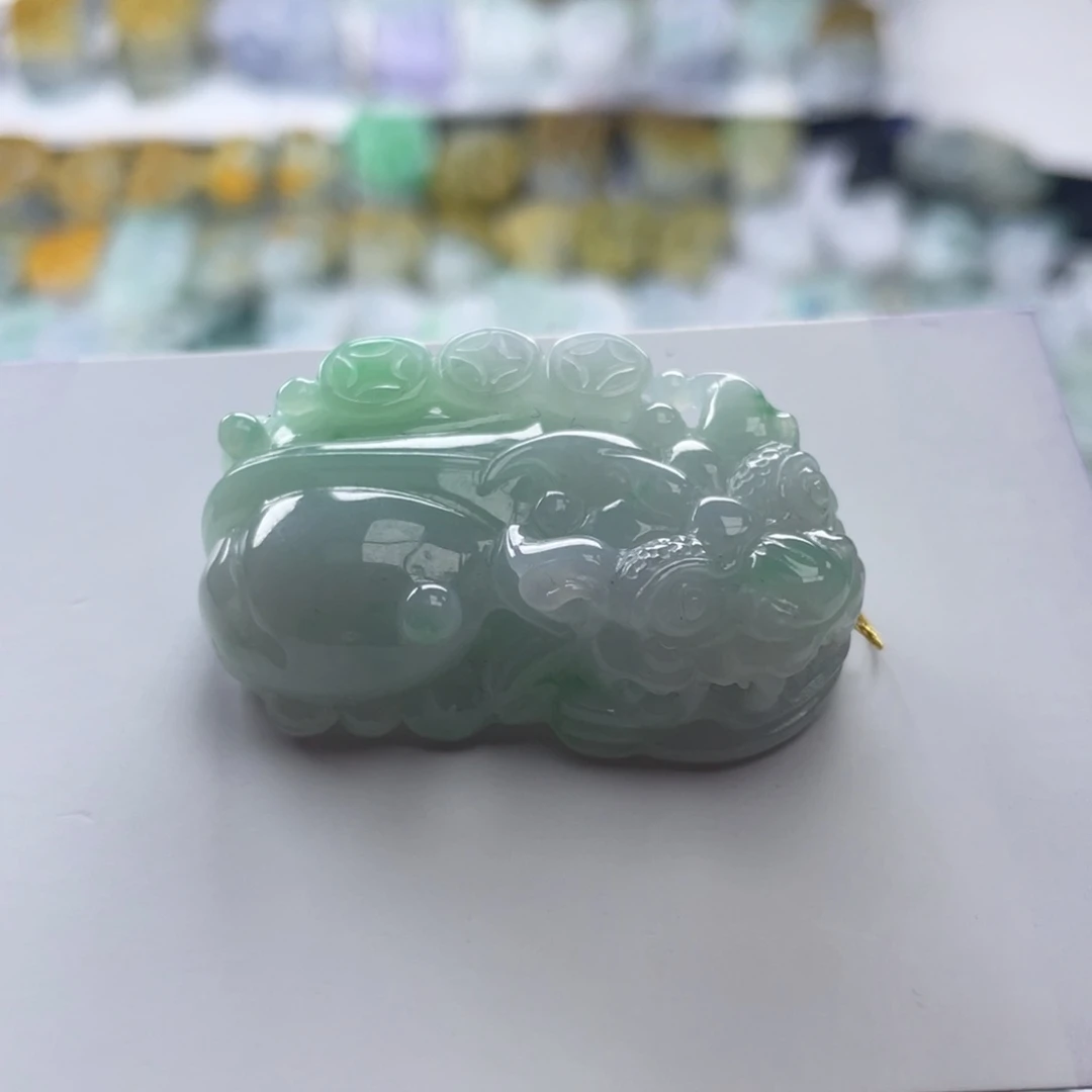 翡翠未镶嵌颈饰貔貅