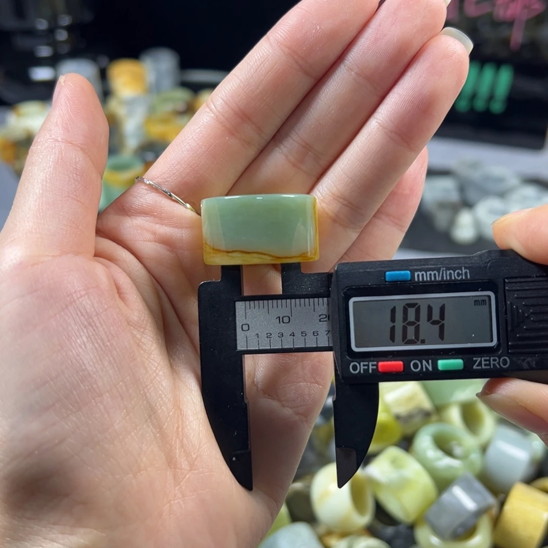 蛇纹石玉未镶嵌戒指