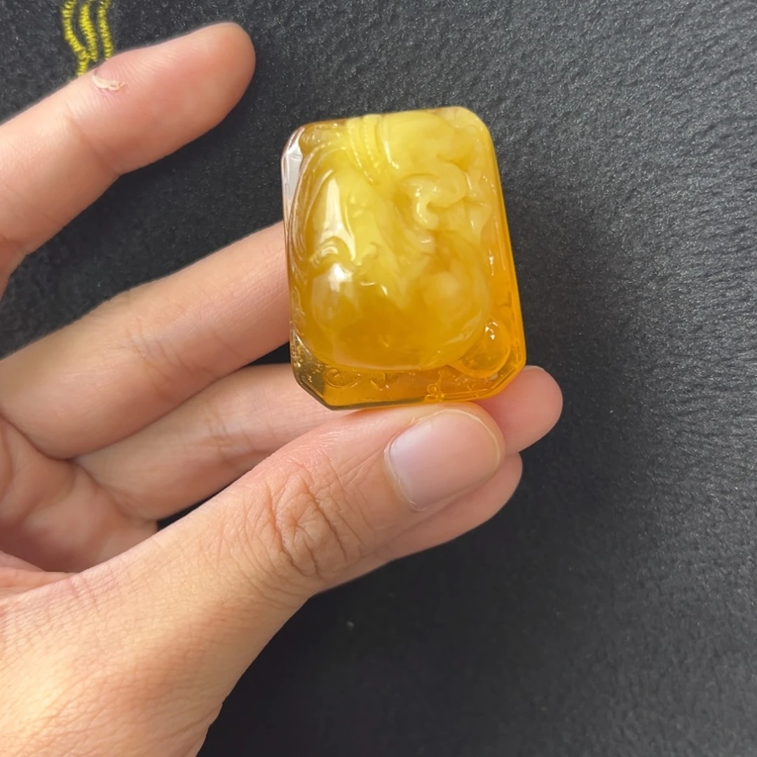 琥珀未镶嵌珠宝奇石