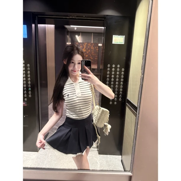 【梦梦服饰】新款气质韩版Polo领针织条纹无袖背心女+百褶裙