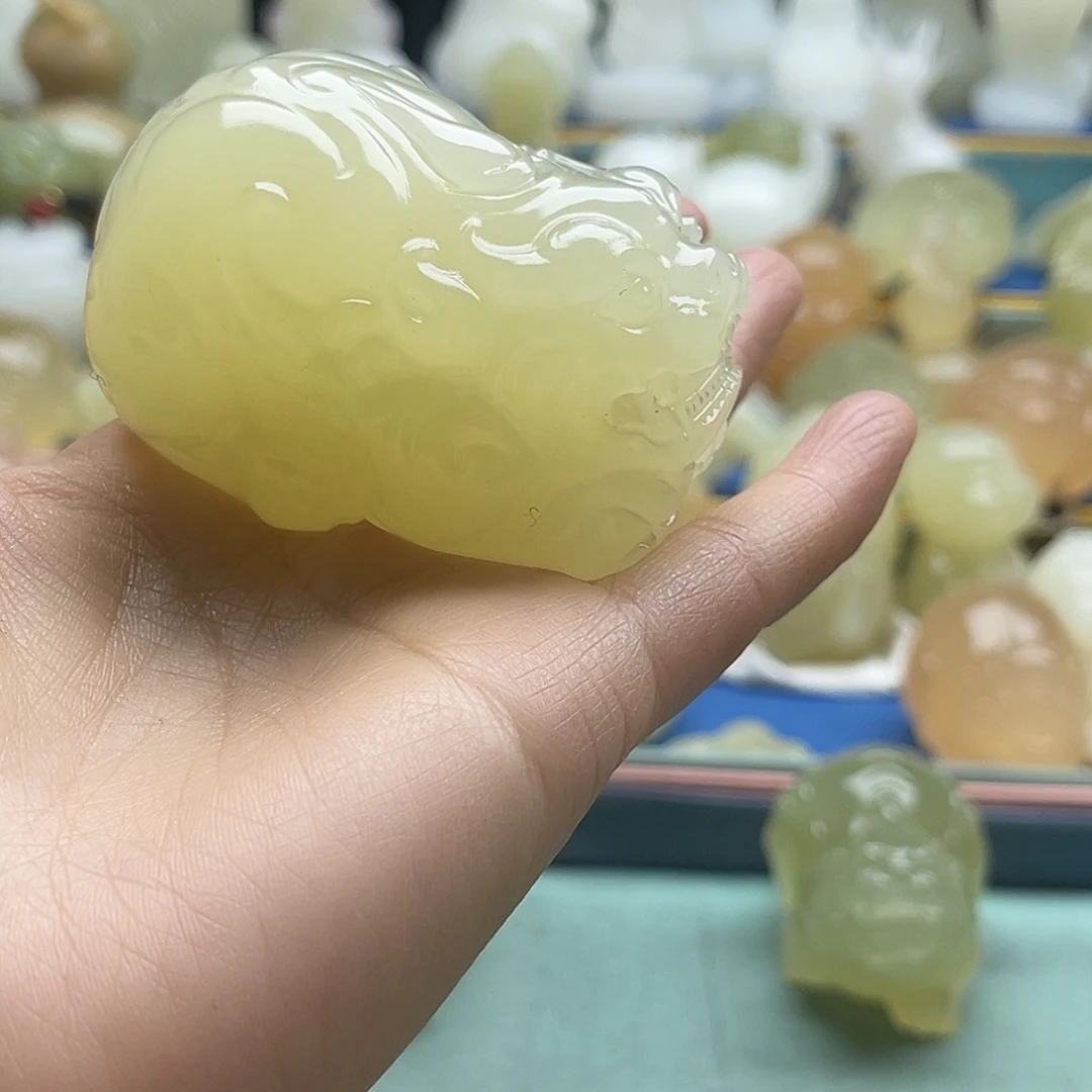螳***螂玉天然桌面小摆件