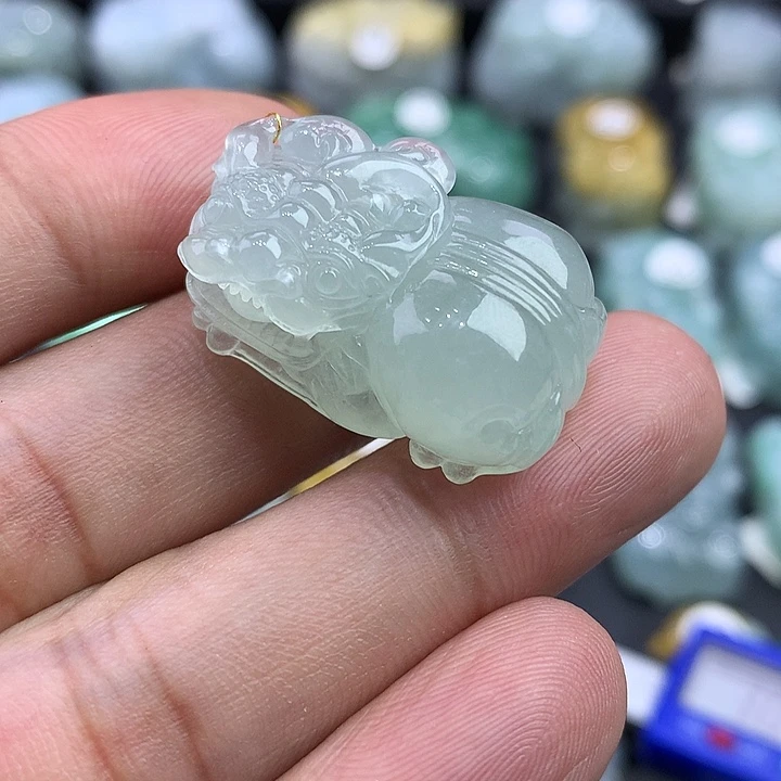 翡翠未镶嵌颈饰天然缅甸翡翠貔貅吊坠