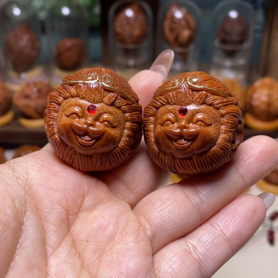 橄榄核吊坠镶嵌孙小圣一对