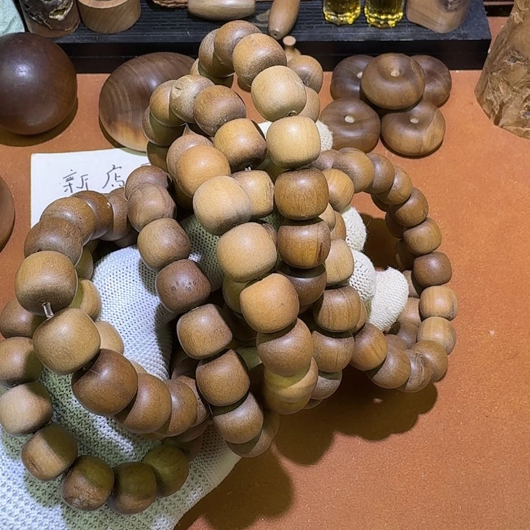 浮***哥檀香木1314×16颗瑕疵珠