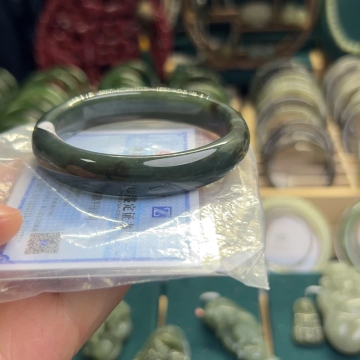 和田玉手镯未镶嵌57.5圈围2184
