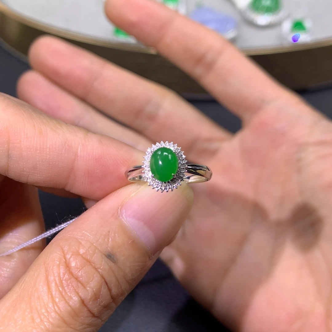 翡翠戒指18K金镶嵌翡翠