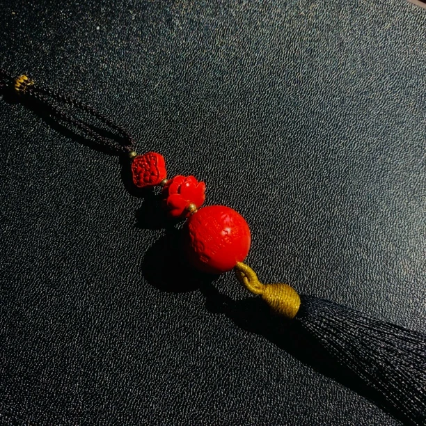 红色莲花莎莎精美手机链