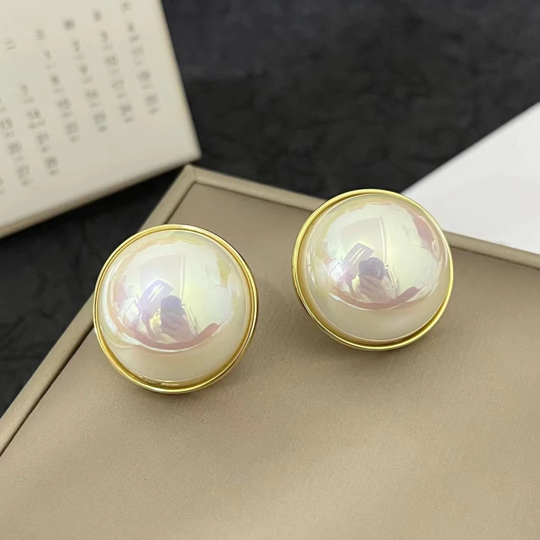 铜合金耳饰 高级感耳环复古港风珠珠耳钉小众设计感夸张耳饰r010