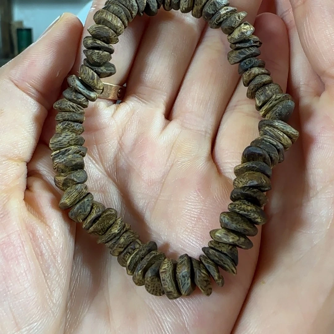 T***人手串沉香绿奇楠沉香沉水树丁随型单圈6克+手串
