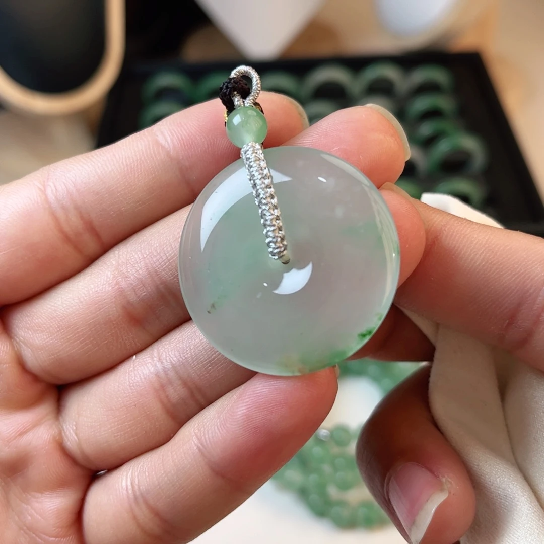 石英质玉（非洲翠）未镶嵌平安扣