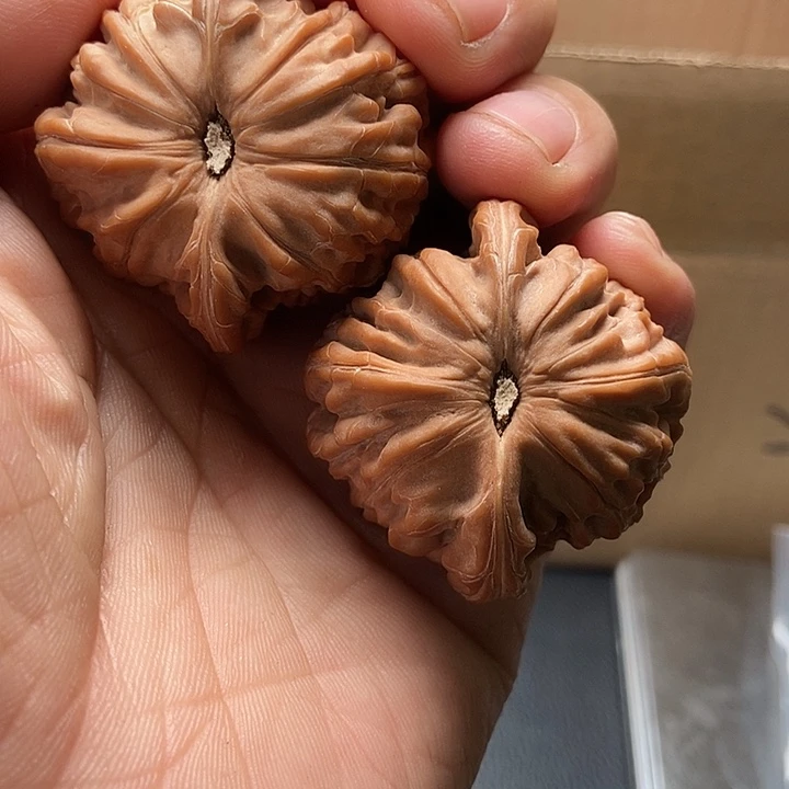 雅***业把件文玩核桃42/41/32磨盘