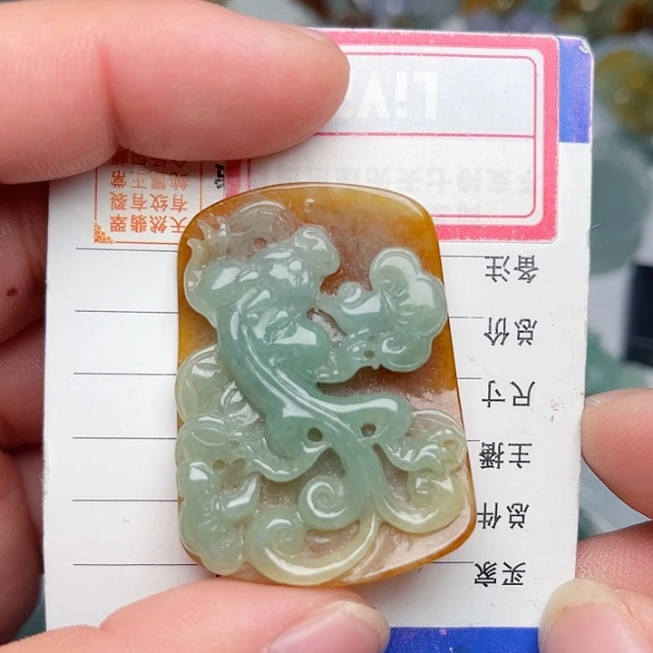 翡翠颈饰未镶嵌貔貅