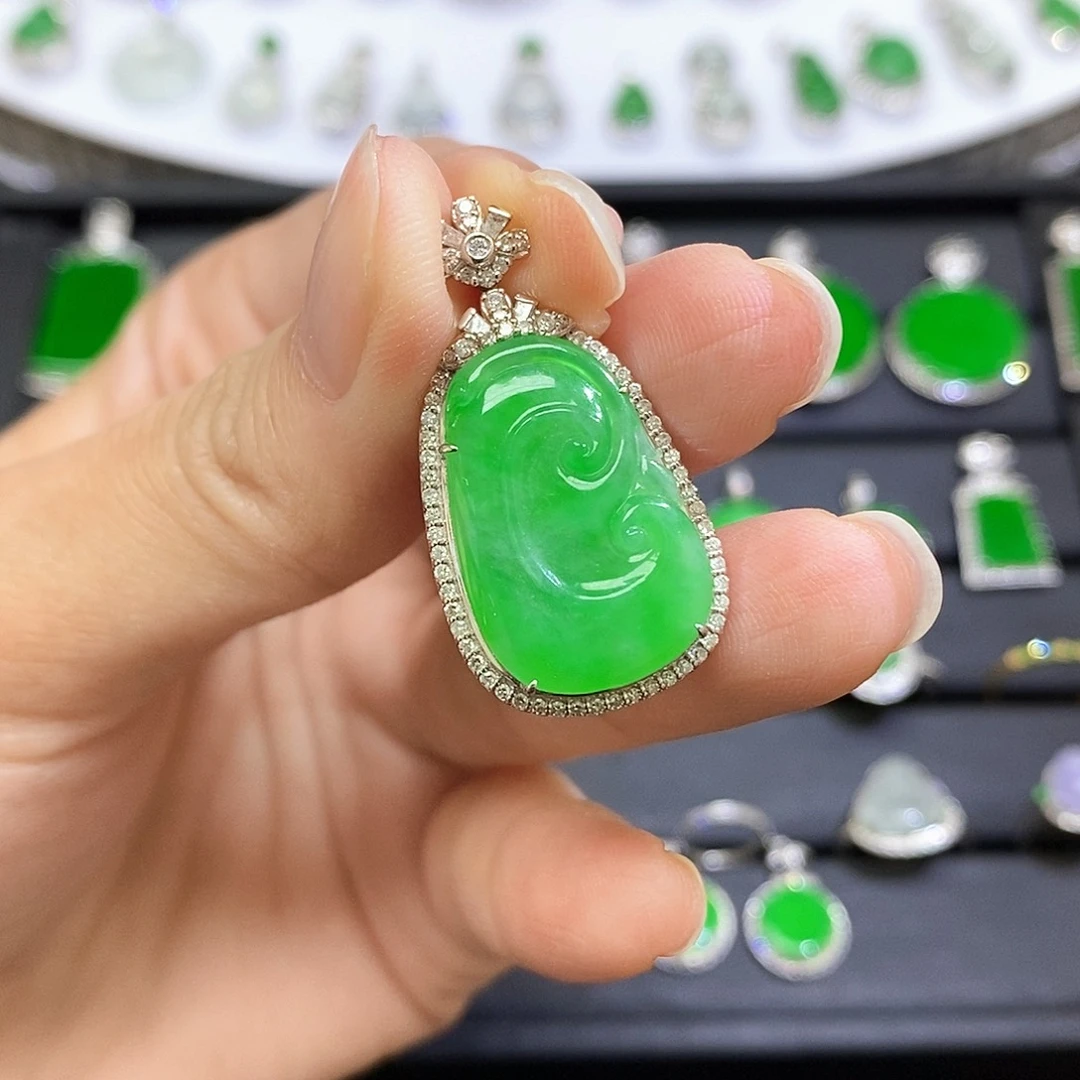 翡翠18K金镶嵌吊坠(不含链)