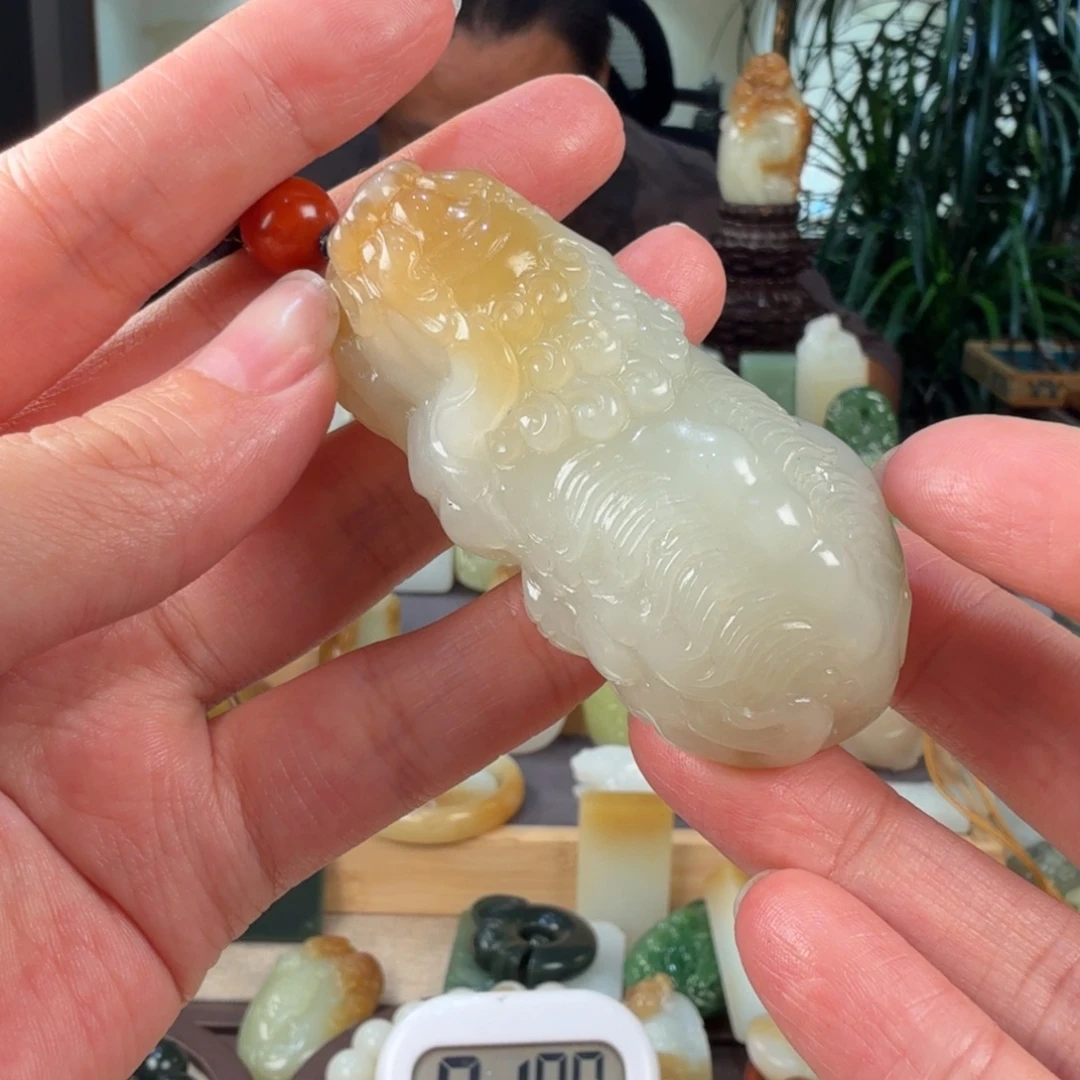 一***红颈饰未镶嵌和田玉