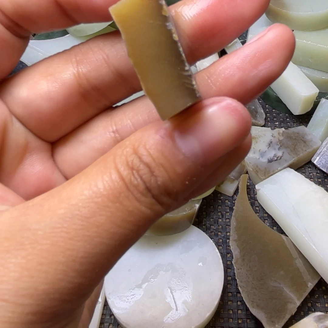 和田玉未镶嵌项链