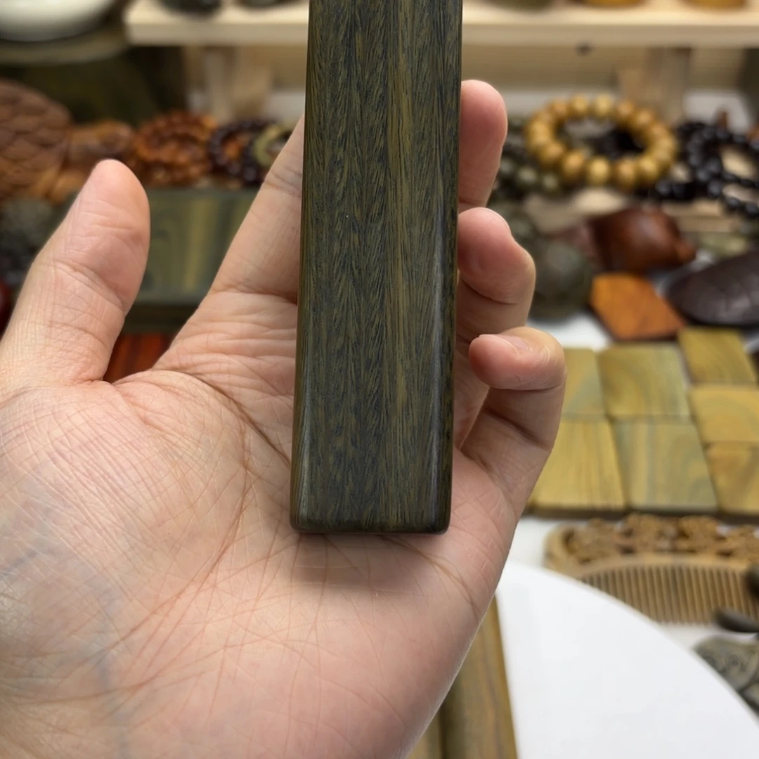 稚***珊木巴拉圭绿檀手把件