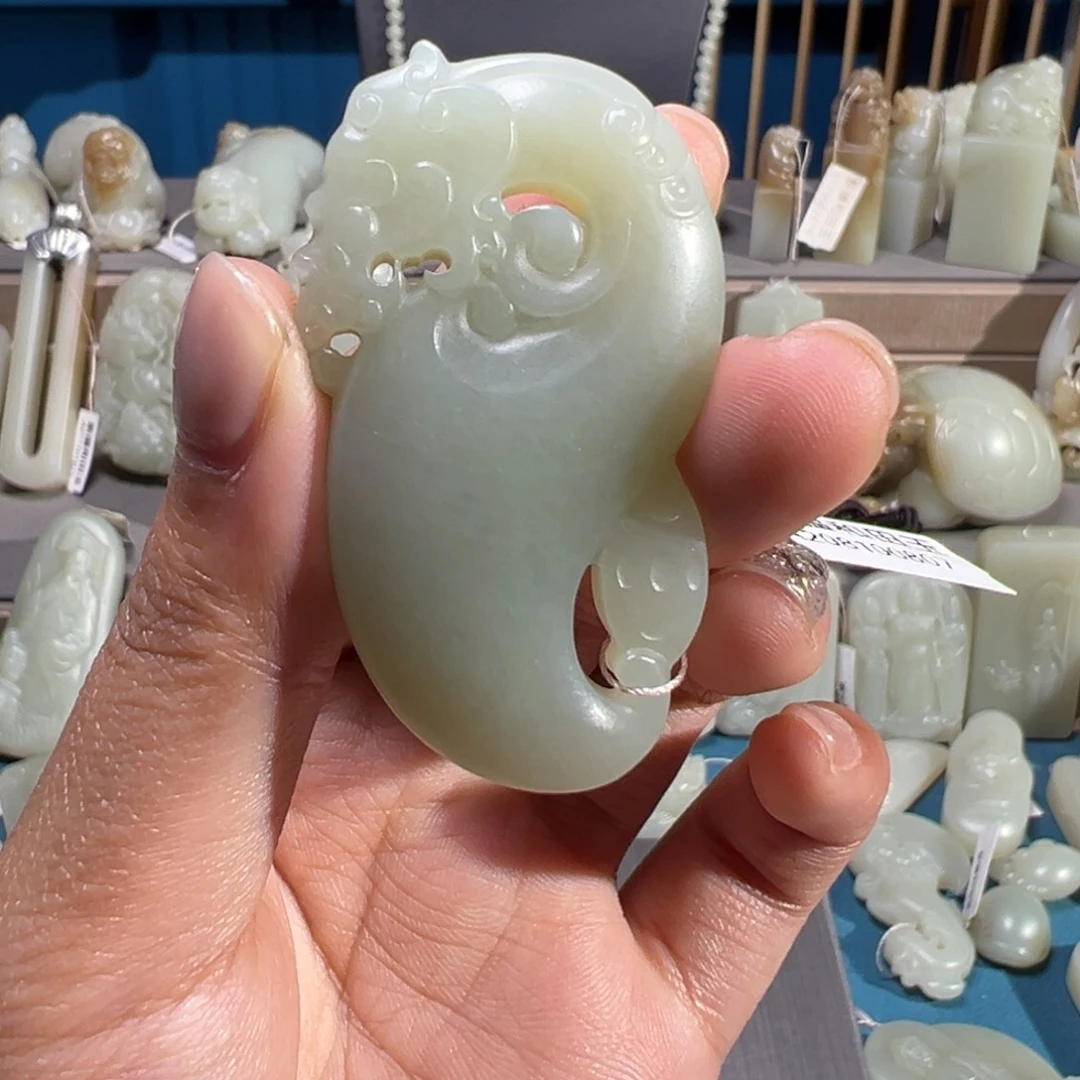 和田玉（糖玉）未镶嵌颈饰