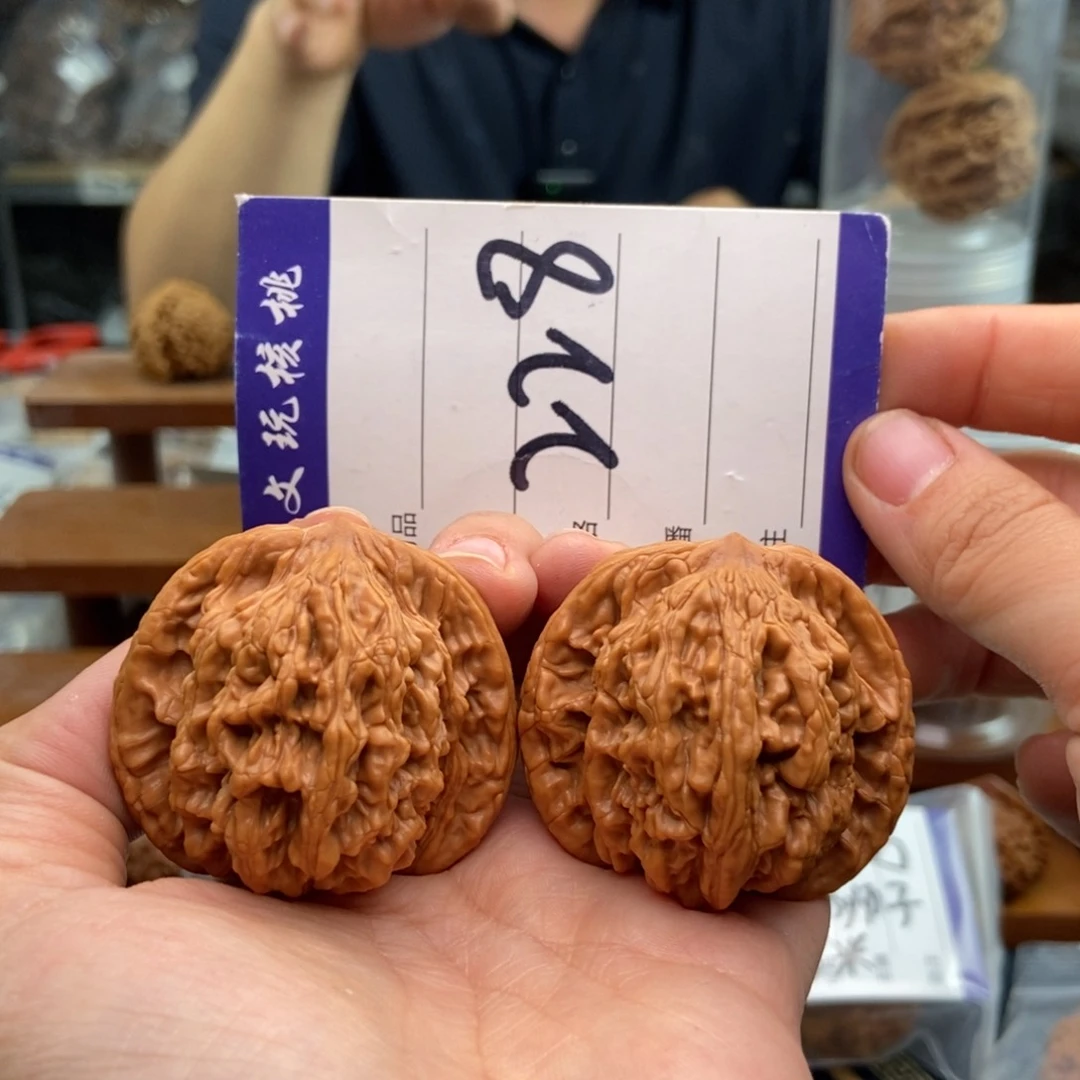 文玩核桃吊坠46虎头