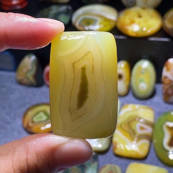玛瑙/玉髓未镶嵌珠宝奇石