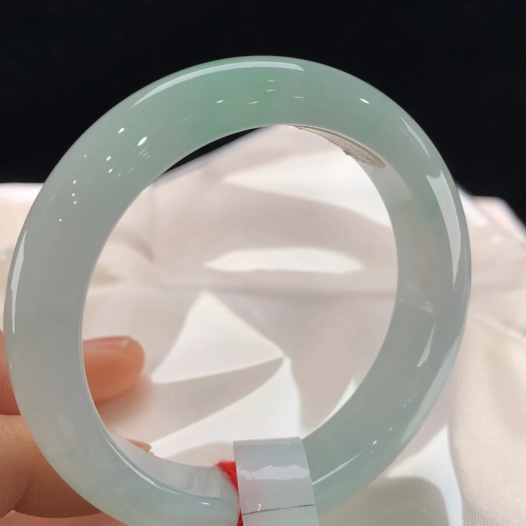 翡翠未镶嵌手镯微瑕0424