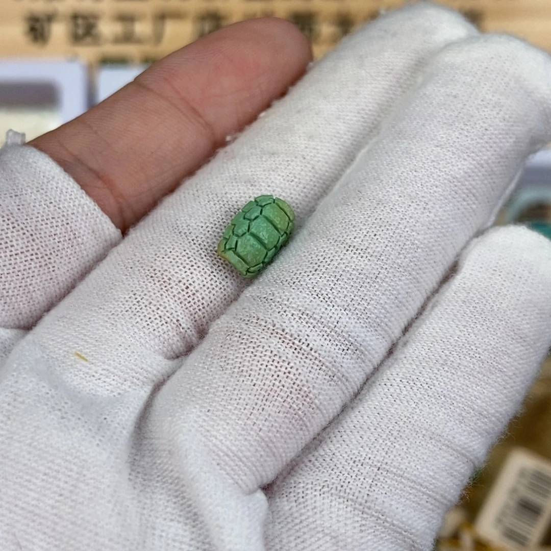 未镶嵌琥珀珠宝奇石方*