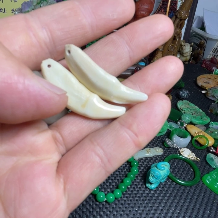 吊坠滴血莲花菩提